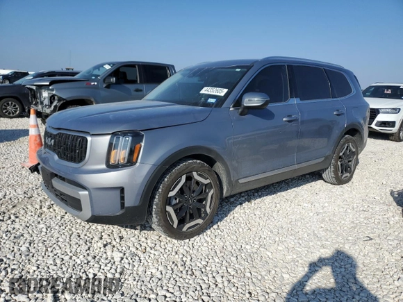 2024 Kia Telluride EX X-Line z VIN 5XYP3DGC8RG447454, wystawiony jako Copart lot #44352605 z przebiegiem 22 669 mil mil oraz Szkody całkowita. Historia ofert i sprzedaży dostępna na DreamBid. Obrazek 1.