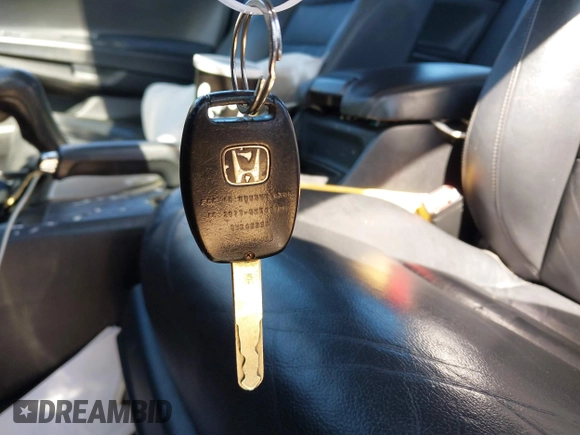 2012 Honda Accord SE z VIN 1HGCP2F64CA163282, wystawiony jako IAAI lot #41777461 z przebiegiem 111 975 mil mil oraz . Historia ofert i sprzedaży dostępna na DreamBid. Obrazek 11.
