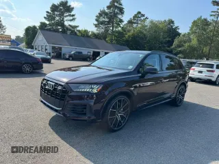 2021 Audi Q7 Prestige z VIN WA1VXAF77MD013199, wystawiony jako Copart lot #66967755 z przebiegiem 151 223 mil mil oraz Czysty tytuł • Clean title. Historia ofert i sprzedaży dostępna na DreamBid. Obrazek 1.