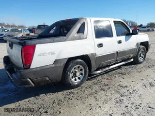 2005 Chevrolet Avalanche Z71 with VIN 3GNEK12Z65G199826, listed as a IAAI auction lot 41366407 with 1 mi miles. Bid and sale history available at carsss.com. Image 4.