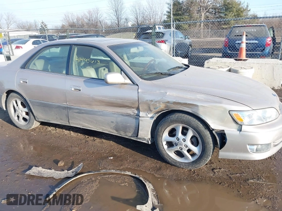 2001 Lexus ES 300 with VIN JT8BF28G715110860, listed as a IAAI auction lot 41445613 with 109,754 mi miles and . Bid and sale history available at DreamBid. Image 5.