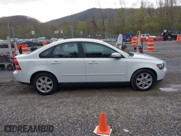 2007 Volvo S40 2.4L with VIN YV1MS390972278887, listed as a IAAI auction lot 42044268 with 150,958 mi miles. Bid and sale history available at carsss.com. Image 13.