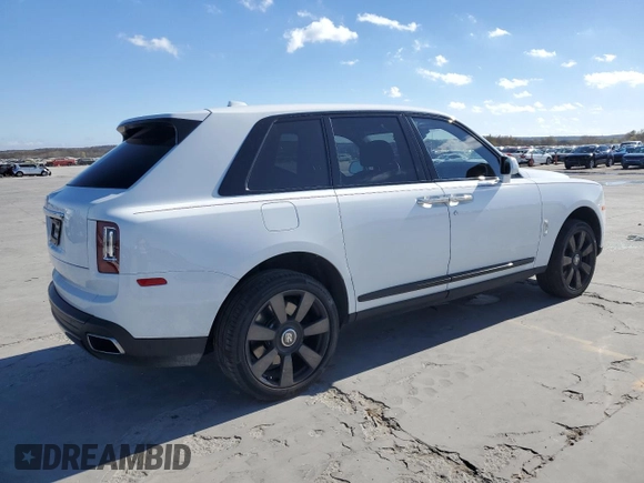 2021 Rolls-Royce Cullinan z VIN SLATV4C0XMU206479, wystawiony jako Copart lot #79633803 z przebiegiem 12 056 mil mil oraz Czysty tytuł • Clean title. Historia ofert i sprzedaży dostępna na DreamBid. Obrazek 3.