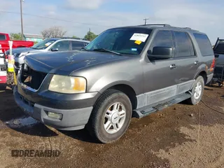 2004 Ford Expedition Special Service with VIN 1FMRU15W44LB49378, listed as a IAAI auction lot 42025232 with 197,811 mi miles. Bid and sale history available at carsss.com. Image 2.