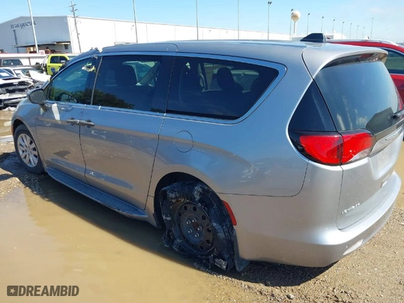 2021 Chrysler Voyager L with VIN 2C4RC1AG7MR554972, listed as a IAAI auction lot 41627734 with 94,084 mi miles. Bid and sale history available at carsss.com. Image 3.
