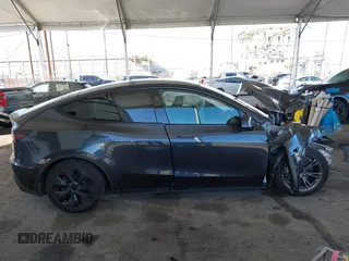 2024 Tesla Model Y с VIN 7SAYGDED5RF194219, выставлен на аукционе IAAI как лот 41594132 с пробегом 21 255 миль миль и . История ставок и продаж доступна на DreamBid. Изображение 13.