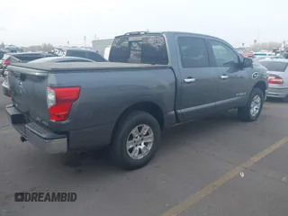 2017 Nissan Titan SV z VIN 1N6AA1EJ3HN536266, wystawiony jako IAAI lot #41915308 z przebiegiem 111 472 mil mil oraz . Historia ofert i sprzedaży dostępna na DreamBid. Obrazek 4.