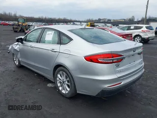 2019 Ford Fusion SE with VIN 3FA6P0HD7KR245691, listed as a IAAI auction lot 42023751 with 32,622 mi miles. Bid and sale history available at carsss.com. Image 3.