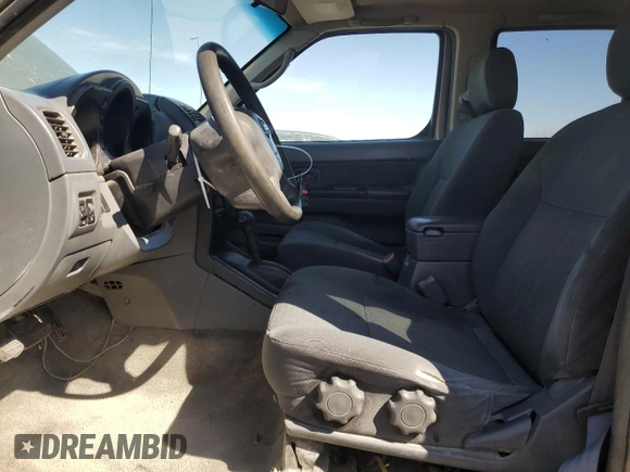 2003 Nissan Frontier SE z VIN 1N6ED29X53C466089, wystawiony jako Copart lot #46733955 z przebiegiem 235 178 mil mil oraz Czysty tytuł • Clean title. Historia ofert i sprzedaży dostępna na DreamBid. Obrazek 7.