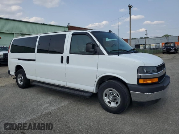 2018 Chevrolet Express Passenger LT with VIN 1GAZGPFPXJ1234733, listed as a Copart auction lot 59728105 with 92,513 mi miles and Salvage title. Bid and sale history available at DreamBid. Image 4.