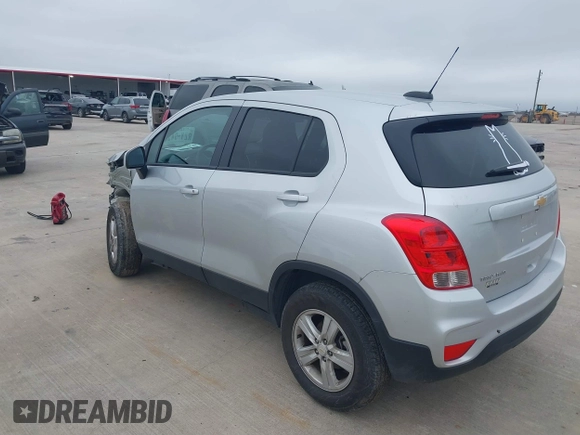 2022 Chevrolet Trax LS with VIN KL7CJNSM1NB527142, listed as a IAAI auction lot 41571815 with 13,136 mi miles. Bid and sale history available at carsss.com. Image 3.