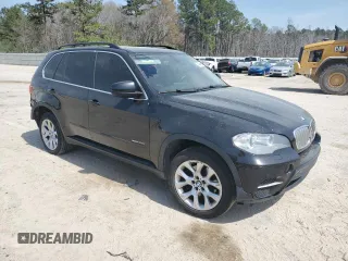 2013 BMW X5 xDrive35d z VIN 5UXZW0C58D0B92594, wystawiony jako Copart lot #49409865 z przebiegiem 141 760 mil mil oraz Szkoda całkowita • Salvage title. Historia ofert i sprzedaży dostępna na DreamBid. Obrazek 4.