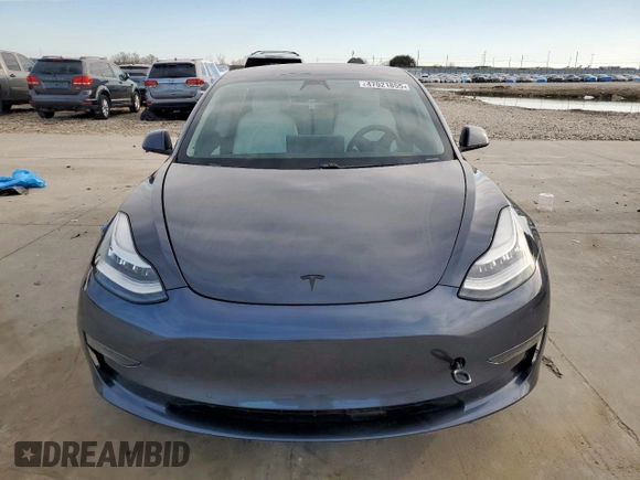 2020 Tesla Model 3 Standard Range Plus z VIN 5YJ3E1EA6LF662676, wystawiony jako Copart lot #47021855 z przebiegiem 58 834 mil mil oraz Czysty tytuł • Clean title. Historia ofert i sprzedaży dostępna na DreamBid. Obrazek 5.