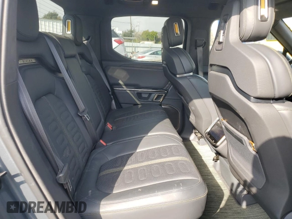 2022 Rivian R1T Adventure Package with VIN 7FCTGAAA7NN006498, listed as a Copart auction lot 89338075 with 46,384 mi miles and Salvage Title. Bid and sale history available at carsss.com. Image 10.