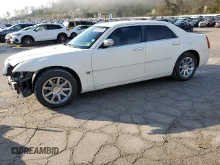 2006 Chrysler 300 C with VIN 2C3KA63H86H388808, listed as a Copart auction lot 50442015 with 129,848 mi miles and Salvage Title. Bid and sale history available at carsss.com. Image 1.