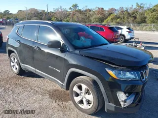 2018 Jeep Compass Latitude with VIN 3C4NJCBB1JT467953, listed as a IAAI auction lot 41254646 with NaN miles. Bid and sale history available at carsss.com. Image 1.