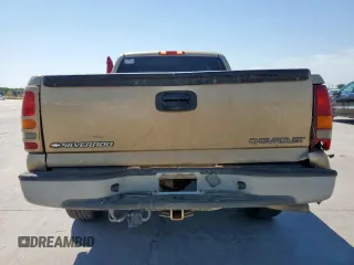 2000 Chevrolet Silverado 1500 LS with VIN 2GCEC19V5Y1239674, listed as a Copart auction lot 53077305 with 229,206 mi miles and Salvage Title. Bid and sale history available at carsss.com. Image 6.