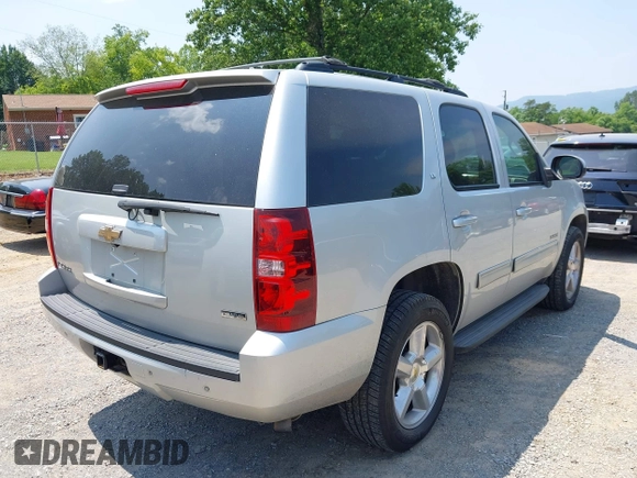 2010 Chevrolet Tahoe LT z VIN 1GNUKBE04AR194729, wystawiony jako IAAI lot #42408855 z przebiegiem 192 532 mil mil oraz . Historia ofert i sprzedaży dostępna na DreamBid. Obrazek 6.