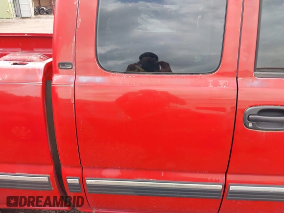 2002 Chevrolet Silverado 1500 LT with VIN 2GCEK19T121265410, listed as a IAAI auction lot 42051597 with Not Provided miles. Bid and sale history available at carsss.com. Image 6.