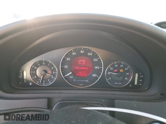 2005 Mercedes-Benz CLK 500 z VIN WDBTK75G75T049996, wystawiony jako Copart lot #47252015 z przebiegiem 141 969 mil mil oraz Szkoda całkowita • Salvage title. Historia ofert i sprzedaży dostępna na DreamBid. Obrazek 9.