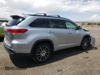 2018 Toyota Highlander SE with VIN 5TDJZRFH3JS895705, listed as a Copart auction lot 58028185 with 23,800 mi miles and Salvage title. Bid and sale history available at DreamBid. Image 3.
