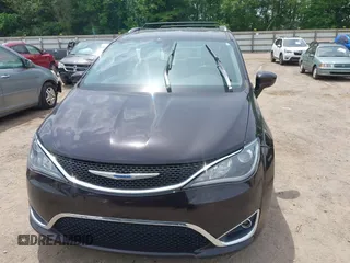 2018 Chrysler Pacifica Touring L z VIN 2C4RC1BGXJR151935, wystawiony jako IAAI lot #42266204 z przebiegiem 87 013 mil mil oraz . Historia ofert i sprzedaży dostępna na DreamBid. Obrazek 12.