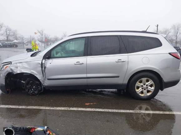2016 Chevrolet Traverse LS with VIN 1GNKRFED9GJ124857, listed as a IAAI auction lot 41567686 with 1 mi miles. Bid and sale history available at carsss.com. Image 14.