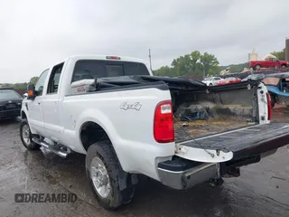 2010 Ford F-250 XL z VIN 1FTSW2B52AEB33231, wystawiony jako IAAI lot #37505696 z przebiegiem 277 288 mil mil oraz . Historia ofert i sprzedaży dostępna na DreamBid. Obrazek 3.