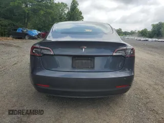 2022 Tesla Model 3 z VIN 5YJ3E1EA6NF185895, wystawiony jako Copart lot #60165405 z przebiegiem 190 572 mil mil oraz Czysty tytuł • Clean title. Historia ofert i sprzedaży dostępna na DreamBid. Obrazek 6.
