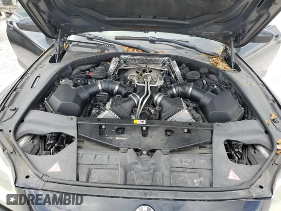 2014 BMW M6 z VIN WBSLX9C59ED160536, wystawiony jako Copart lot #55142095 z przebiegiem 78 550 mil mil oraz Tytuł czysty. Historia ofert i sprzedaży dostępna na DreamBid. Obrazek 11.