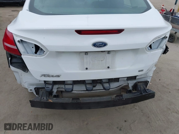 2016 Ford Focus SE with VIN 1FADP3F24GL346445, listed as a IAAI auction lot 42101322 with 30,354 mi miles. Bid and sale history available at carsss.com. Image 6.