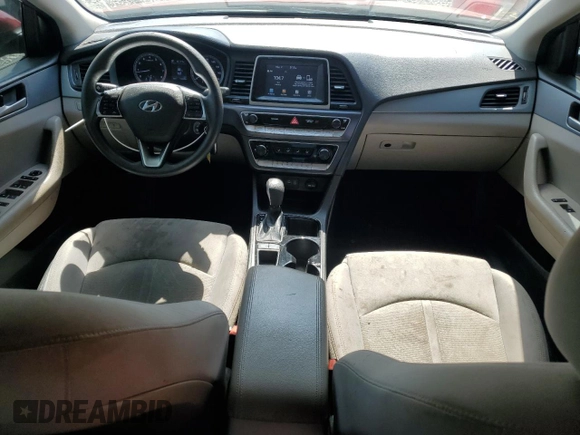 2018 Hyundai Sonata SE z VIN 5NPE24AF6JH611455, wystawiony jako Copart lot #55586265 z przebiegiem 122 448 mil mil oraz Szkoda całkowita • Salvage title. Historia ofert i sprzedaży dostępna na DreamBid. Obrazek 8.