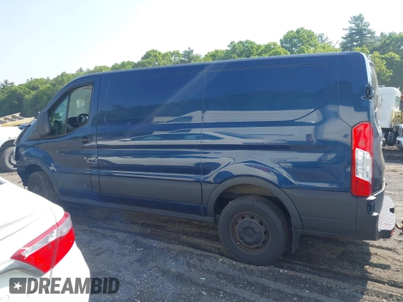 2019 Ford Transit z VIN 1FTYR1ZG6KKA84380, wystawiony jako IAAI lot #42456376 z przebiegiem 112 719 mil mil oraz . Historia ofert i sprzedaży dostępna na DreamBid. Obrazek 14.