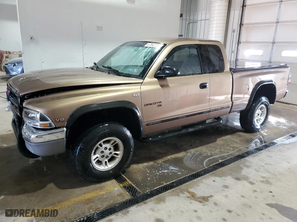 2000 Dodge Dakota Sport with VIN 1B7GG22NXYS654843, listed as a Copart auction lot 47562755 with 191868 miles and Salvage Title. Bid and sale history available at carsss.com. Image 1.