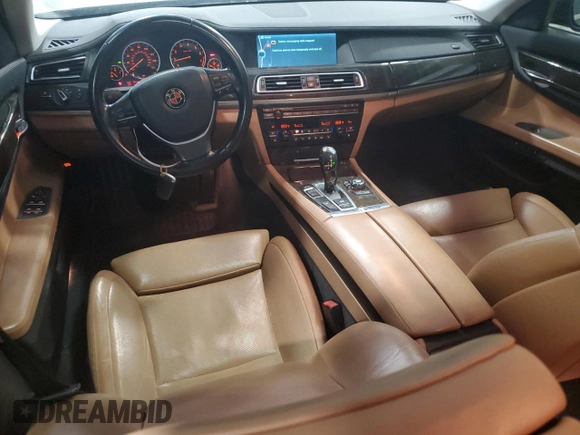 2012 BMW 7 Series 750Li xDrive z VIN WBAKC8C50CC435624, wystawiony jako Copart lot #56664315 z przebiegiem 94 100 mil mil oraz Czysty tytuł • Clean title. Historia ofert i sprzedaży dostępna na DreamBid. Obrazek 8.