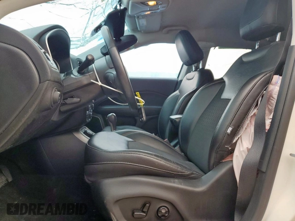 2019 Jeep Compass Latitude z VIN 3C4NJDBB2KT703341, wystawiony jako Copart lot #55974345 z przebiegiem 54 822 mil mil oraz Szkoda całkowita • Salvage title. Historia ofert i sprzedaży dostępna na DreamBid. Obrazek 7.