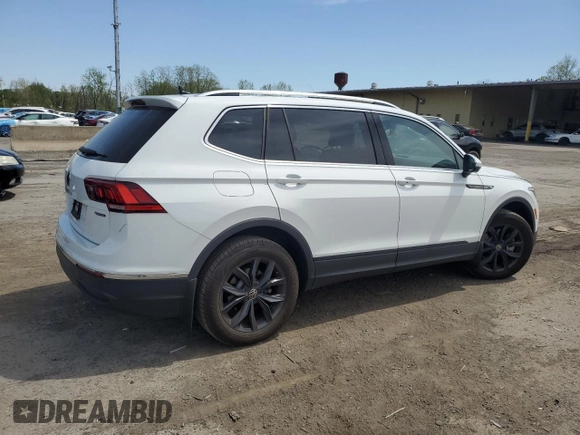 2024 Volkswagen Tiguan SE with VIN 3VVMB7AXXRM077048, listed as a Copart auction lot 54885705 with 9,414 mi miles and Salvage title. Bid and sale history available at DreamBid. Image 3.