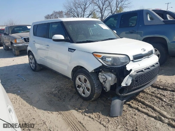 2015 Kia Soul with VIN KNDJN2A21F7151768, listed as a IAAI auction lot 41792958 with 161,641 mi miles. Bid and sale history available at carsss.com. Image 1.