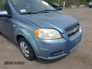 2007 Chevrolet Aveo LS z VIN KL1TD56657B179393, wystawiony jako IAAI lot #42135698 z przebiegiem 127 126 mil mil oraz . Historia ofert i sprzedaży dostępna na DreamBid. Obrazek 6.