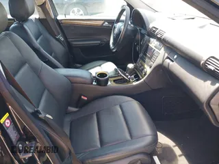 2007 Mercedes-Benz C 230 Sport z VIN WDBRF52H27F931854, wystawiony jako IAAI lot #42154149 z przebiegiem 187 730 mil mil oraz . Historia ofert i sprzedaży dostępna na DreamBid. Obrazek 5.