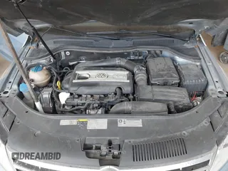 2013 Volkswagen CC Sport with VIN WVWBP7AN1DE567561, listed as a IAAI auction lot 42174906 with 157,827 mi miles. Bid and sale history available at carsss.com. Image 10.