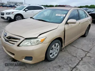 2010 Toyota Camry z VIN 4T1BF3EK4AU112728, wystawiony jako Copart lot #54740835 z przebiegiem 133 340 mil mil oraz Szkoda całkowita • Salvage title. Historia ofert i sprzedaży dostępna na DreamBid. Obrazek 1.
