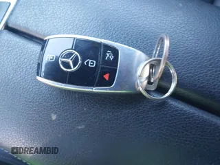 2019 Mercedes-Benz E-Class E 300 with VIN WDDZF4JB2KA526498, listed as a IAAI auction lot 40994058 with 74,282 mi miles. Bid and sale history available at carsss.com. Image 11.