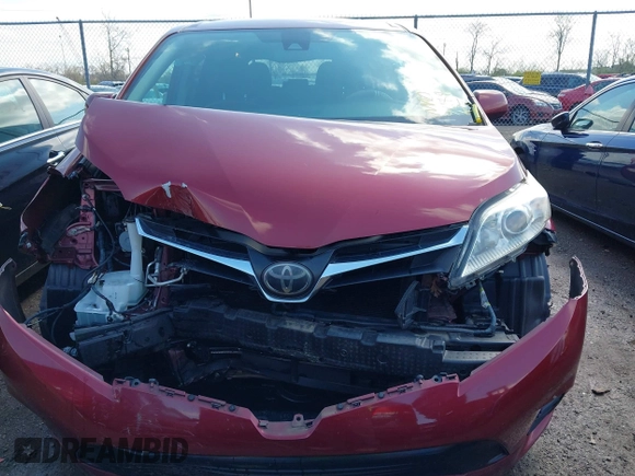 2018 Toyota Sienna LE Auto Access Seat with VIN 5TDKZ3DC6JS937924, listed as a IAAI auction lot 42000189 with 91,188 mi miles. Bid and sale history available at carsss.com. Image 13.