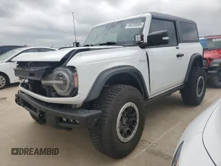 2021 Ford Bronco z VIN 1FMDE5CP3MLB04071, wystawiony jako Copart lot #54220505 z przebiegiem 28 385 mil mil oraz Szkoda całkowita • Salvage title. Historia ofert i sprzedaży dostępna na DreamBid. Obrazek 1.