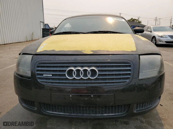 2002 Audi TT with VIN TRUWT28N531007611, listed as a Copart auction lot 87670625 with 175,809 mi miles and Salvage Title. Bid and sale history available at carsss.com. Image 5.