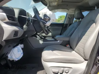 2022 Toyota Highlander XLE with VIN 5TDGZRBH8NS573003, listed as a Copart auction lot 56254485 with 19,293 mi miles and Salvage title. Bid and sale history available at DreamBid. Image 7.