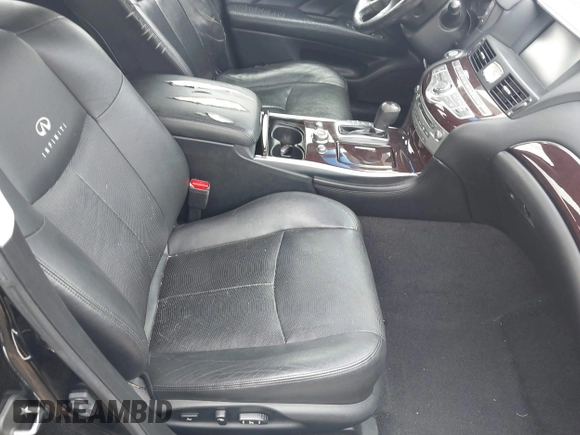 2011 Infiniti M z VIN JN1BY1AP8BM322290, wystawiony jako IAAI lot #41864491 z przebiegiem 195 826 mil mil oraz . Historia ofert i sprzedaży dostępna na DreamBid. Obrazek 5.