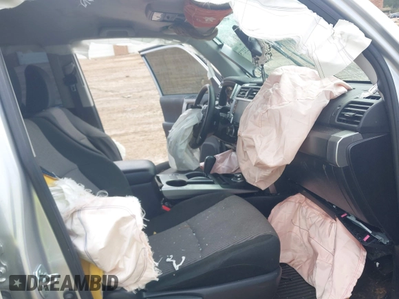 2021 Toyota 4Runner SR5 с VIN JTEMU5JR6M5885762, выставлен на аукционе IAAI как лот 42023275 с пробегом 113 140 миль миль и . История ставок и продаж доступна на DreamBid. Изображение 5.