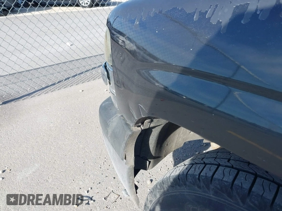 2004 Chevrolet Suburban LS with VIN 3GNEC16Z64G205467, listed as a IAAI auction lot 41294298 with 224,439 mi miles. Bid and sale history available at carsss.com. Image 13.